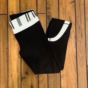 Lululemon capri leggings- black